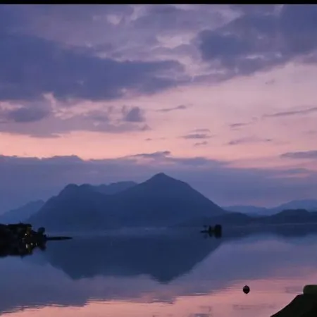 Lago Apartment *