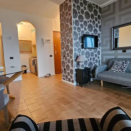 Lago Apartment *